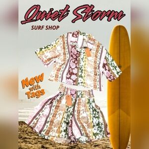 Surf Gypsy Pacific Satin Camp Shirt Multi Color Sz Medium And Shorts Sz Small